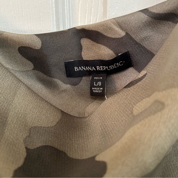 Banana Republic maxi dress with camo print - Picture 2 of 5